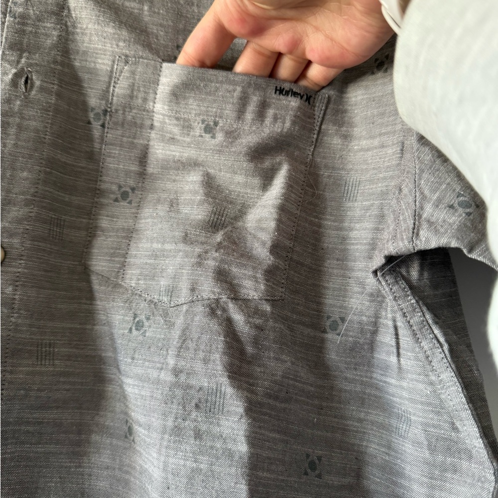 NWOT Hurley Men’s Grey One and Only Palm Trip Button Down Shirt - Picture 9 of 11